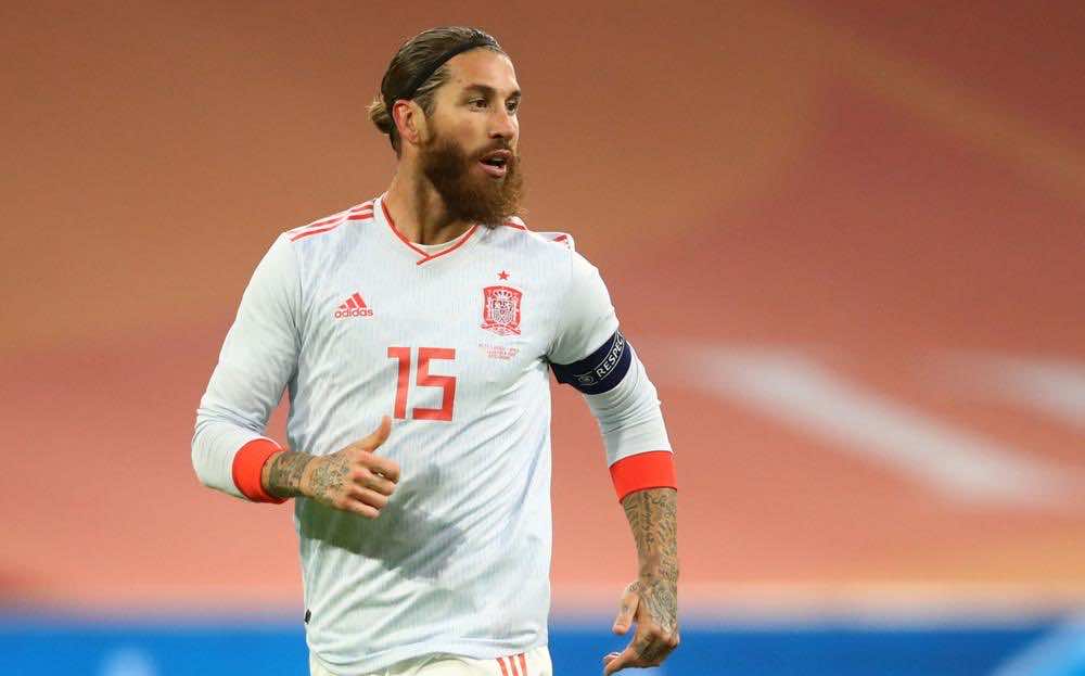 سيرخير راموس يعلن اعتزاله اللعب دوليا بعد مكالمة هاتفية مع المدرب الجديد لويس دي لا فوينتي