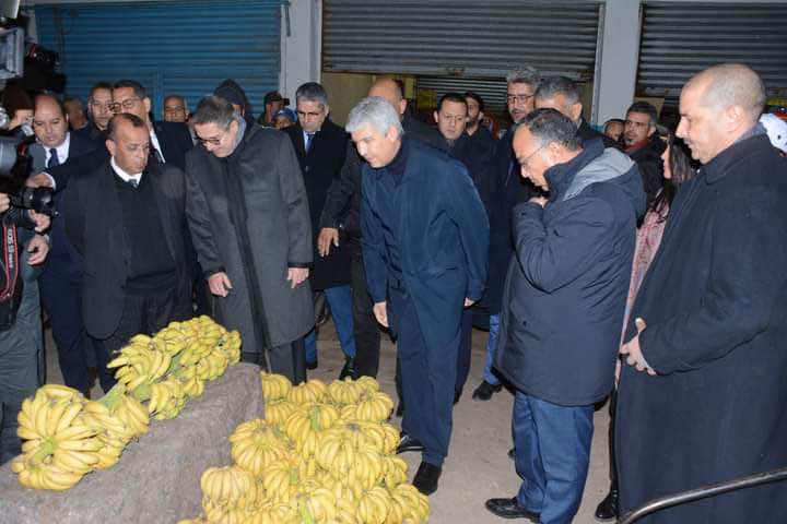 وزير الفلاحة "يراقب" فجرا لكن بإعلان مسبق أسعار الخضر والفواكه في أحد أكبر أسواق الجملة بالمغرب (+صور)