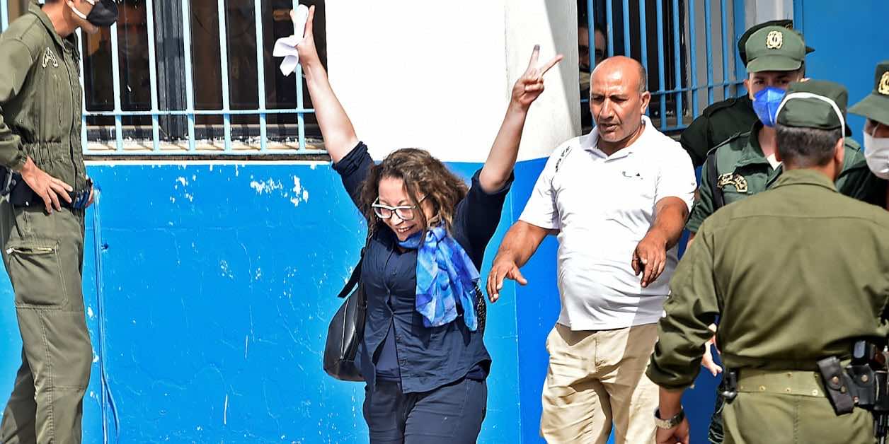 الجزائر تستدعي سفيرها في فرنسا "للتشاور" على خلفية "إجلاء" ناشطة من تونس إلى باريس