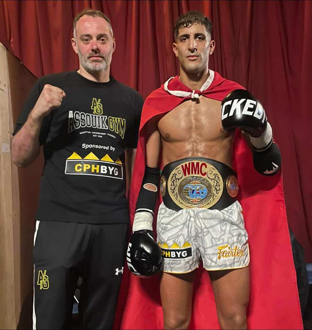 البطل العالمي المغربي أسويق ينتزع لقب بطولة العالم للمواي طاي الاحترافية بفرنسا