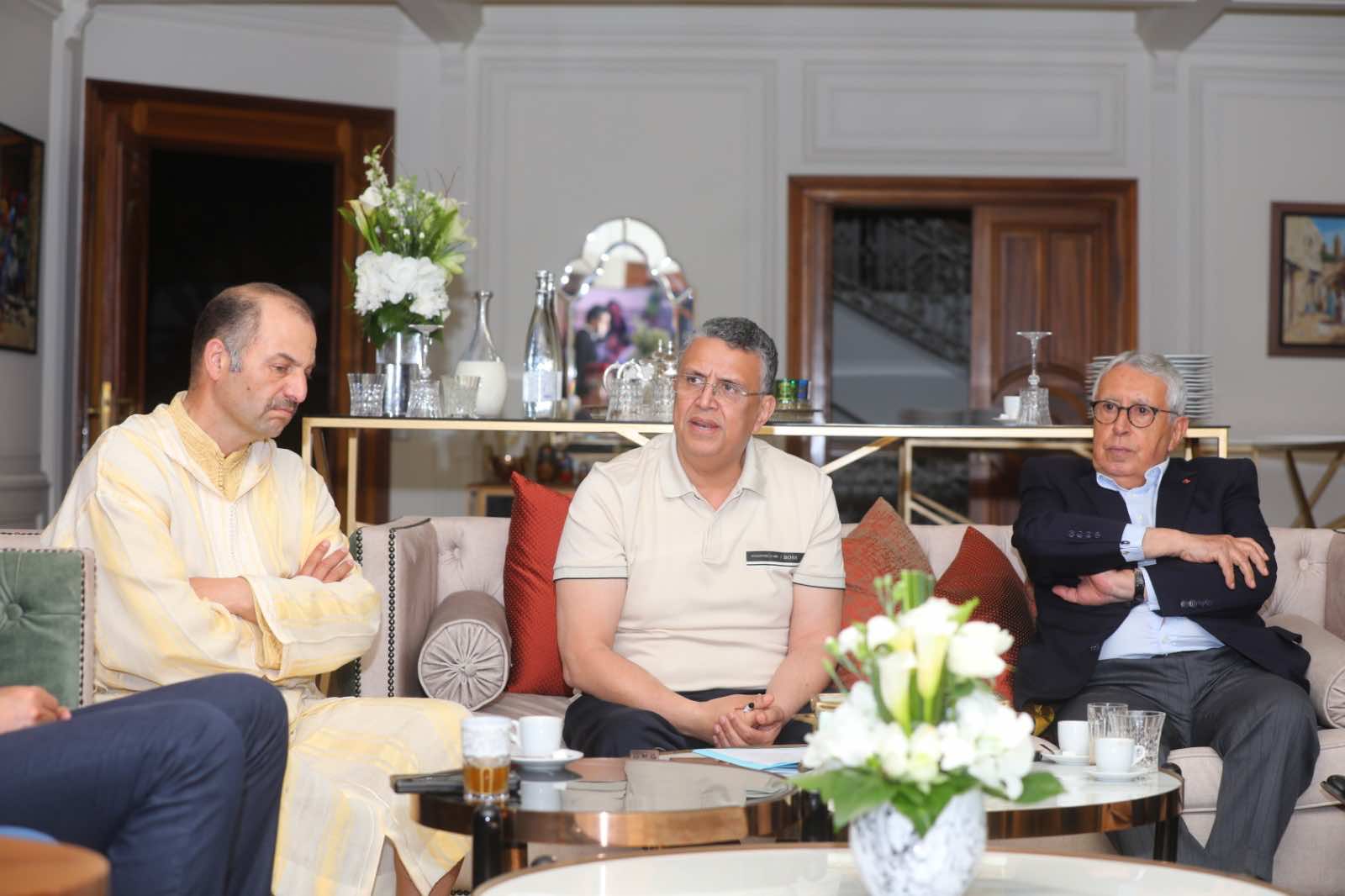 "البام" يطلب "اجتماعا طارئا" لحلفائه في الأغلبية الحكومية لمناقشة أزمة الأسعار المتفاقمة