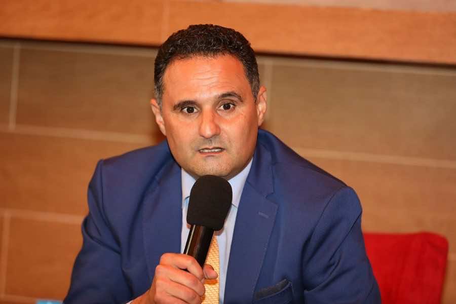 فصيل مشجعين لحسنية أكادير يناهض استمرار رئيس الفريق في منصبه