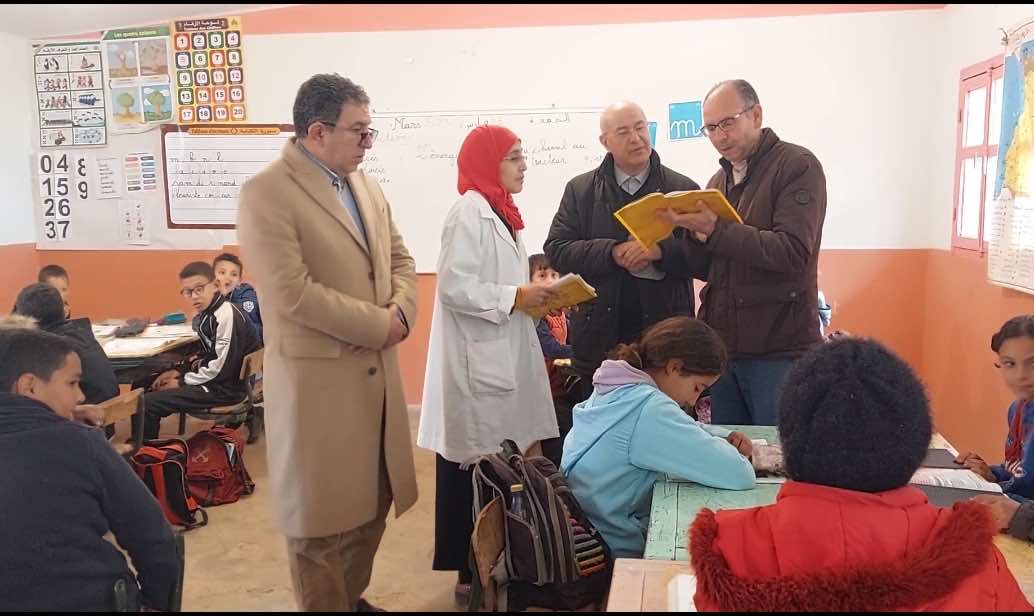 قصة تلميذتين ضحيتي الهدر المدرسي عادتا إلى المدرسة بعد حملة تحسيسية لمؤسسة الفقيه التطواني ومديرية الخميسات (فيديو)