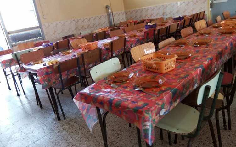 الطباخون بالمطاعم المدرسية يتقاضون 15 سنتيما عن كل تلميذ