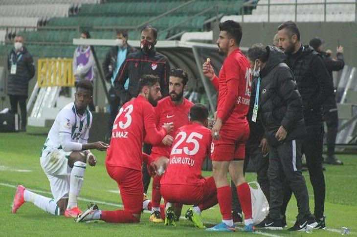 الاتحاد الفرنسي لكرة القدم يرفض إيقاف المباريات للسماح للاعبين المسلمين بالإفطار خلال شهر رمضان
