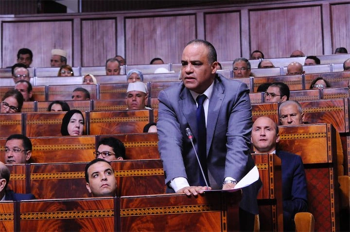 رئيس مقاطعة بالدار البيضاء يرفض اتهامات الصيادلة ضده بـ"انتحال صفة" بعد توزيعه أدوية على معوزين