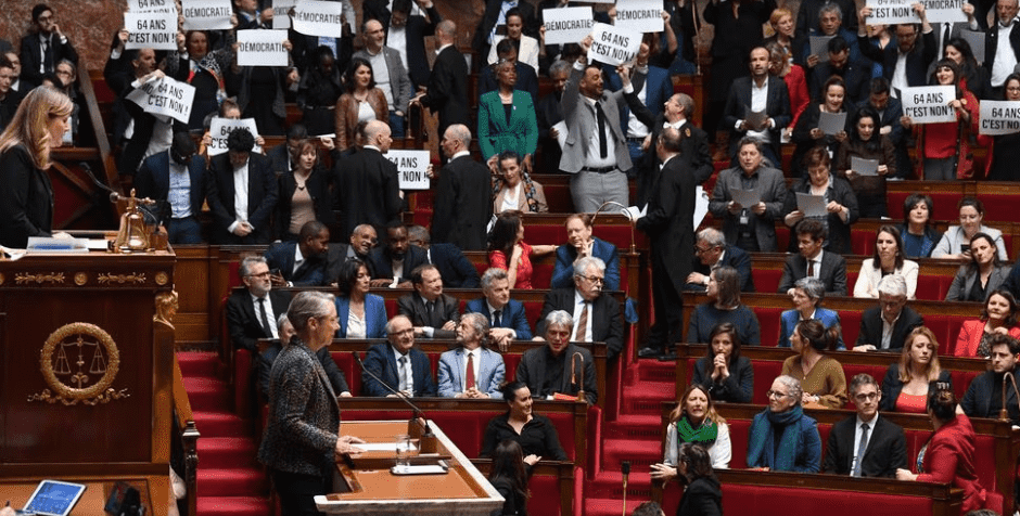 الرئيس الفرنسي يقرر تمرير قانون رفع سن التقاعد إلى 64 عاما من دون تصويت في البرلمان تجنبا لإسقاطه