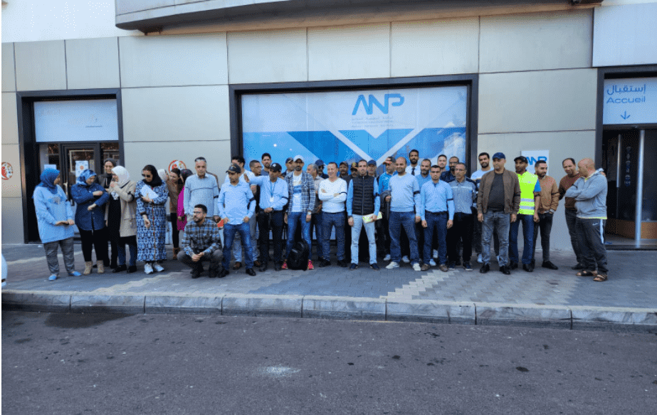 مستخدمو الموانئ يحملون الشارة أسبوعا كاملا تمهيدا لإضراب وطني