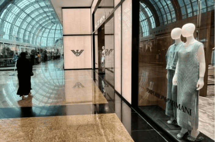 العلامات التجارية الفاخرة تتزاحم على تقديم مجموعات الأزياء الرمضانية