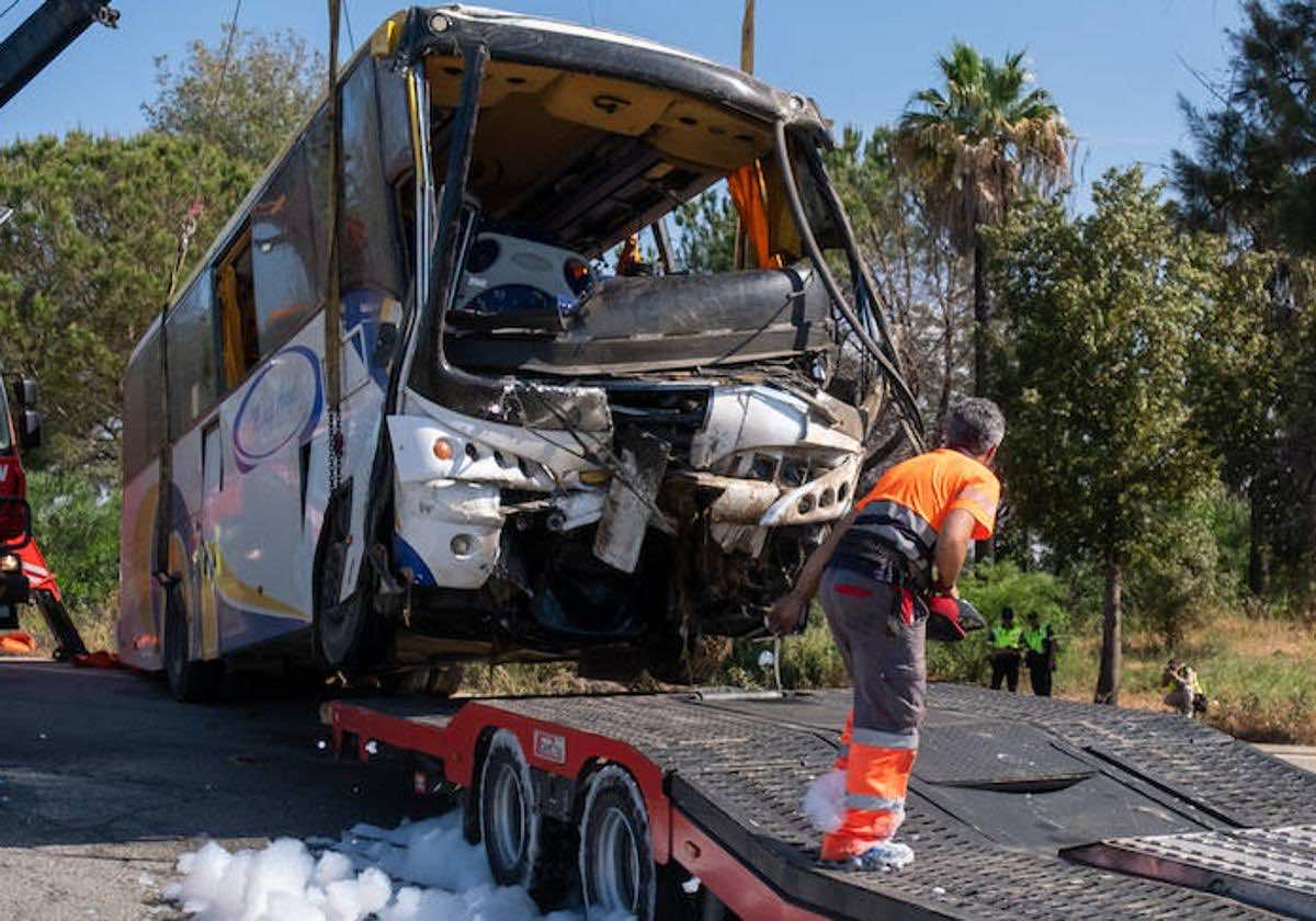 قتيل و25 جريحا في انقلاب حافلة تقل عمالا موسميين مغاربة في إسبانيا