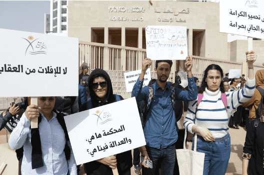 جمعيات نسائية "مستاءة" من تعليقات وزير العدل حول "اختفائها بمجرد انطفاء أضواء الكاميرات" في قضية طفلة تيفلت