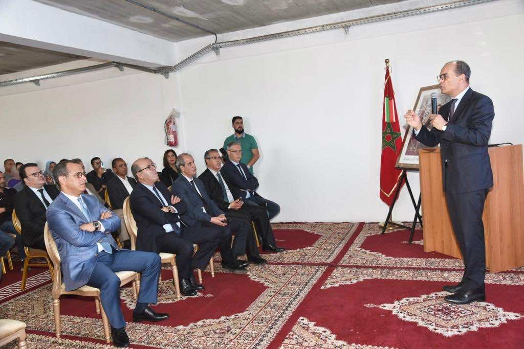 سلطات الدار البيضاء تبدأ ترحيل شركات من وسط المدينة إلى ضواحيها رغم الانتقادات