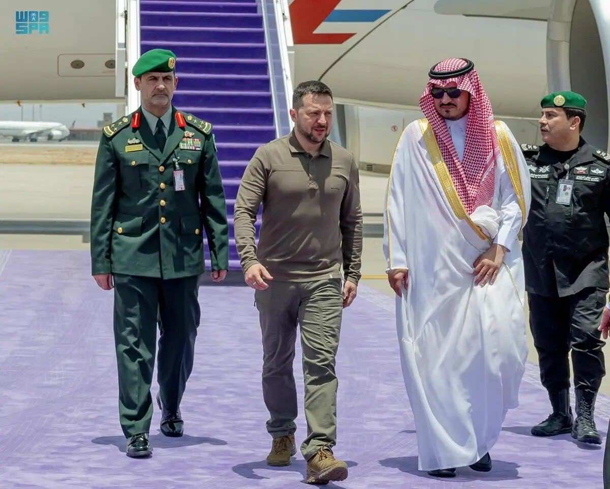زيلينسكي في القمة العربية يخطف الأضواء من الأسد