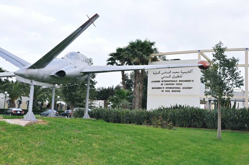 احتجاجات المراقبين الجويين تدفع إلى "إخضاع طلبة أكاديمية محمد السادس للطيران للانضباط العسكري"
