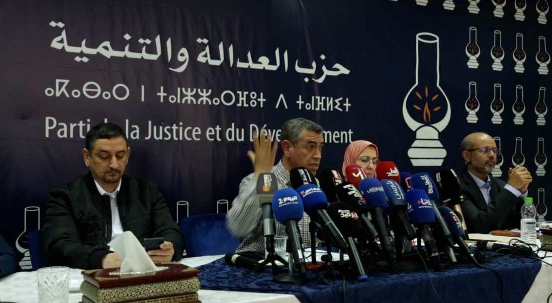 البيجيدي ينتقد كراء عمدة الرباط سيارات فارهة لنوابها