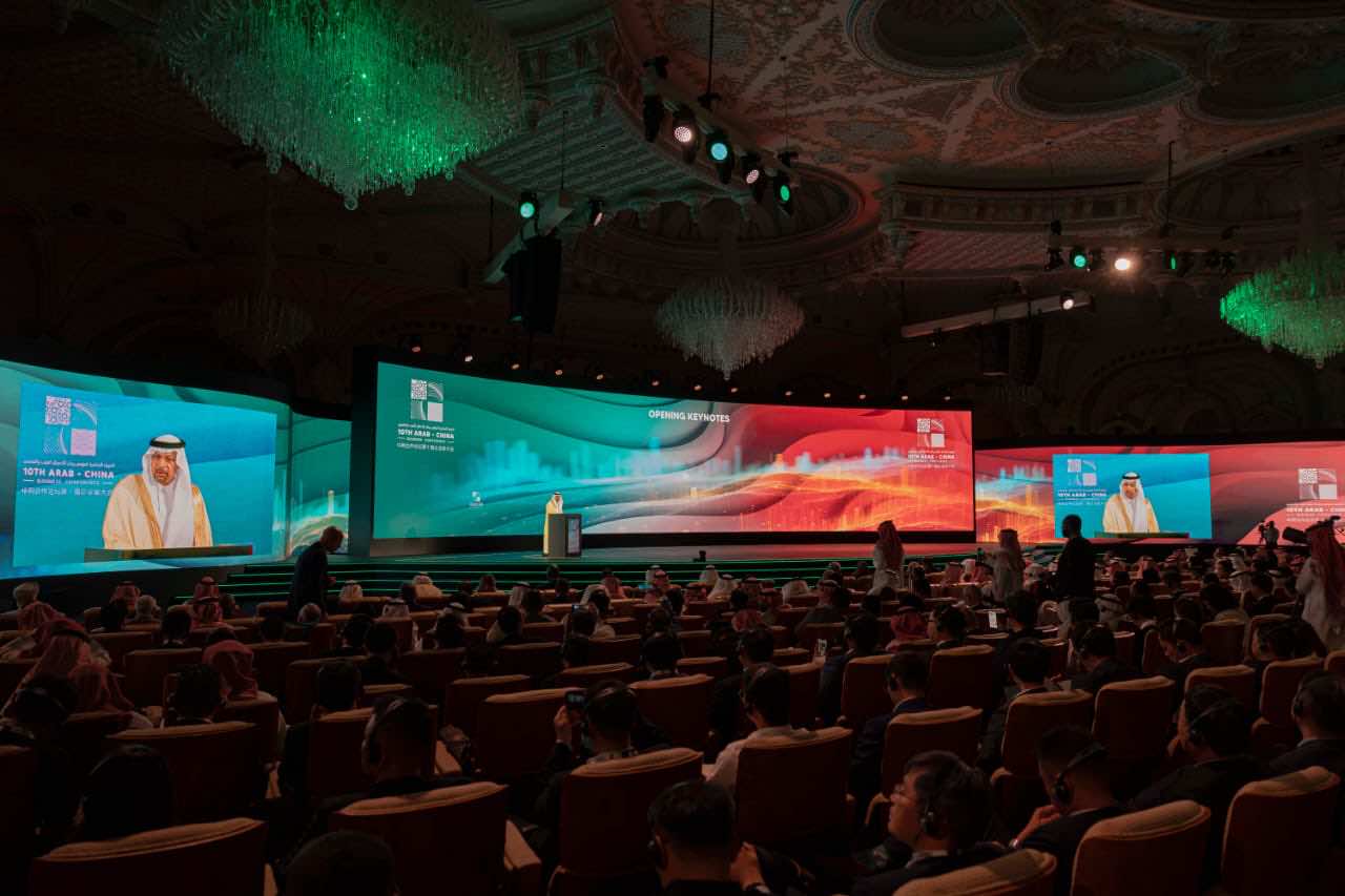 إبرام 30 صفقة بقيمة 10 مليارات دولار بين الدول العربية والصين في مؤتمر الرياض