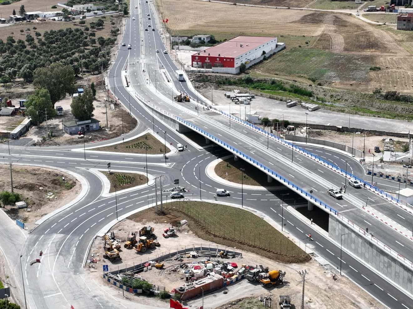 افتتاح الممر فوق الأرضي " بتقاطع الطريق الوطنية رقم 2 طنجة - تطوان بغلاف مالي يصل إلى 90 مليون درهم
