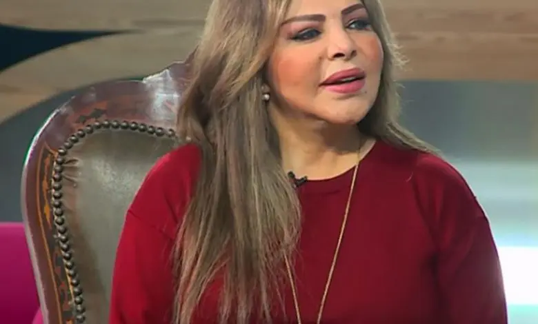 فلة الجزائرية تنتقد تصريحات المنور عن رفضها الغناء في الجزائر