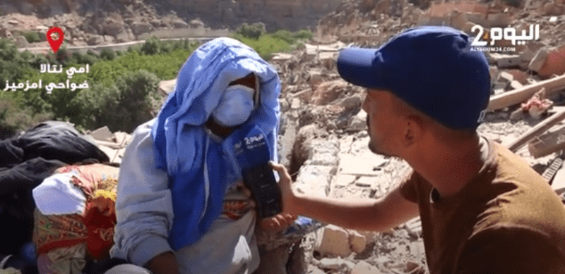 متطوع هب لنجدة الناجين في دواوير أمزميز بعدما أخرج والده ميتا من تحت الأنقاض (+فيديو)