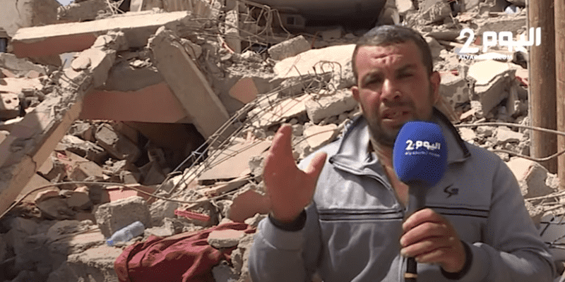 ناج ظل مع أسرته ساعتين تحت الأنقاض يسرد تفاصيل نجاته دون زوجته (+فيديو)