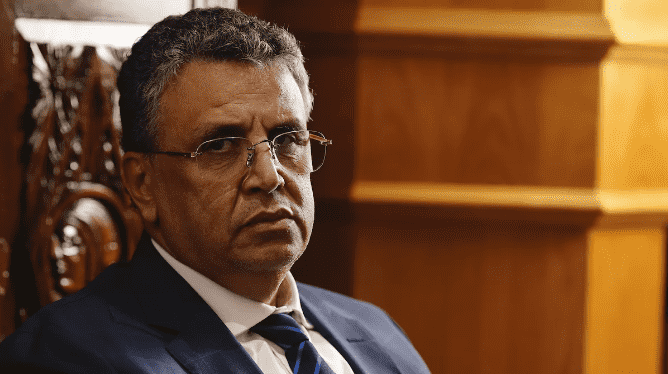 وزير العدل يندد بـ”فبركة” تصريح حول مساعدات الجزائر لكنه “لن يتوقف” عن الحديث لوسائل الإعلام