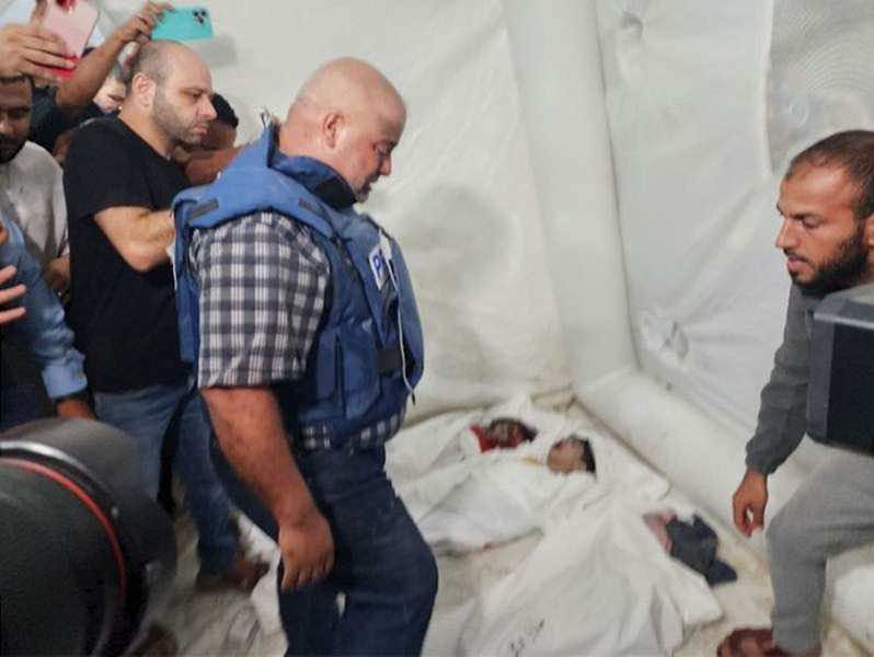 مقتل أسرة الصحفي وائل الدحدوح في قصف إسرائيلي في غزة