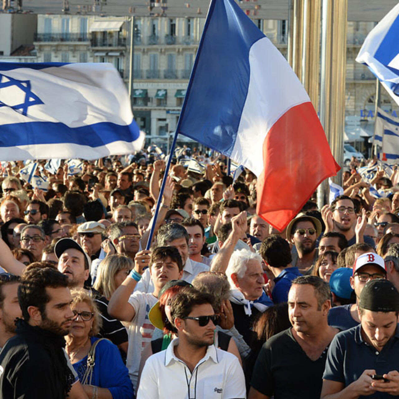 فرنسا تحظر تنظيم تظاهرات داعمة للفلسطينيين