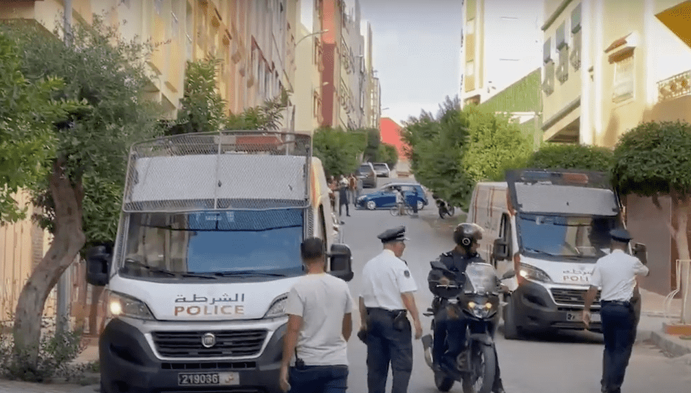 ثلاثيني يحاول سرقة وكالة بنكية مستخدما "حزاما ناسفا" مزورا محشوا بالسكر في طنجة!