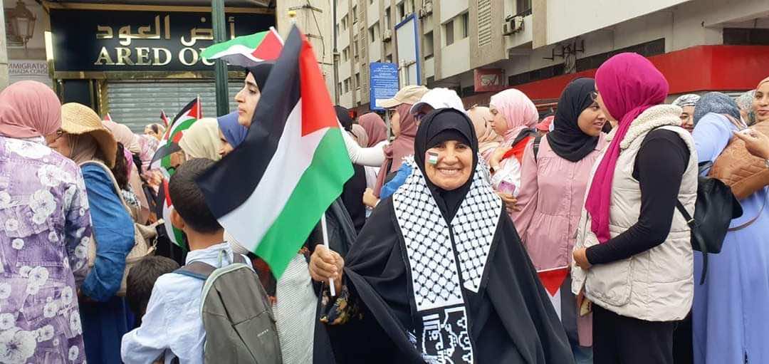 يافعون مغاربة يشاركون مع الآلاف في مسيرة تضامنا مع الفلسطنيين بالرباط (+فيديو)