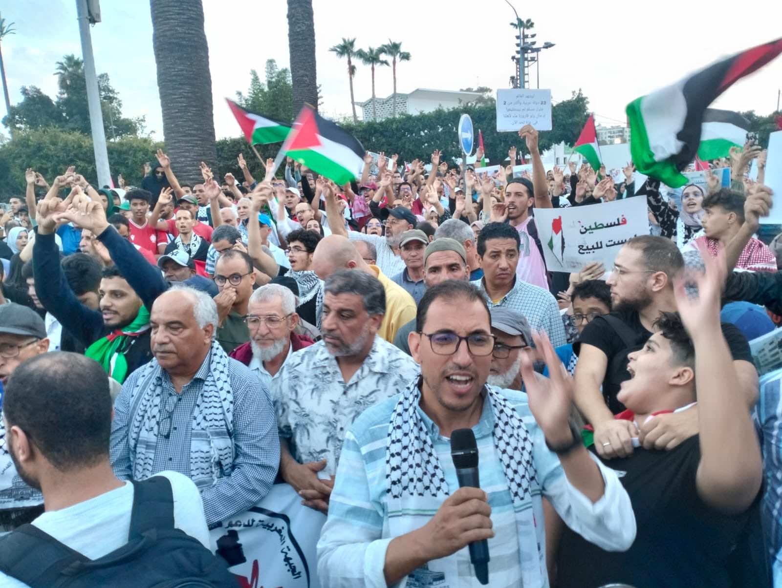 تجدد المسيرات المنددة بالعدوان الإسرائيلي في عدة مدن مغربية والمطالبة بقطع العلاقات مع تل أبيب (فيديو وصور)