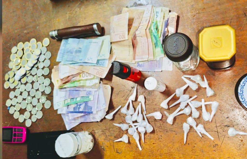 أمن طنجة ينهي نشاط مروج مخدرات وكوكايين من ذوي السوابق بحي مرشان + صورة +
