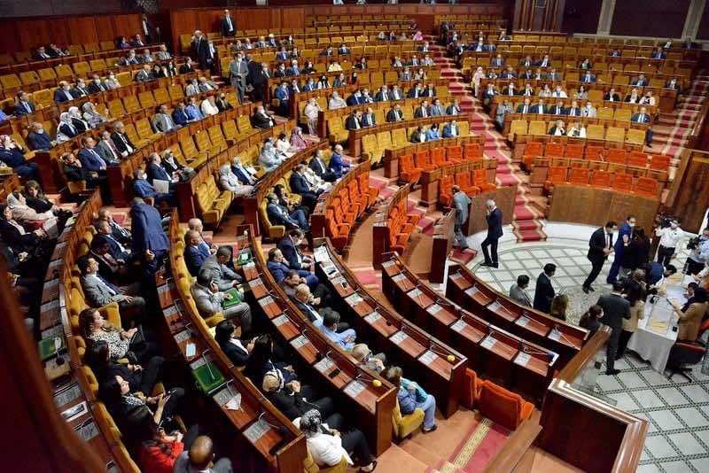 جلسة عمومية مشتركة بين مجلسي البرلمان لتقديم مشروع قانون المالية 2024