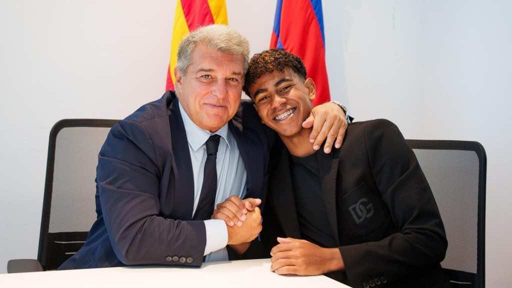 برشلونة يمدد عقد اللاعب المغربي الأصل لامين جمال مع بند جزائي بمليار يورو