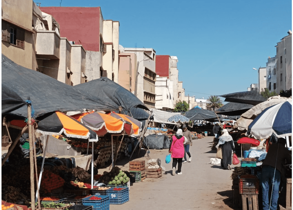 سكان تمارة يشتكون بسبب عودة الأسواق العشوائية لبيع الخضر والفواكه