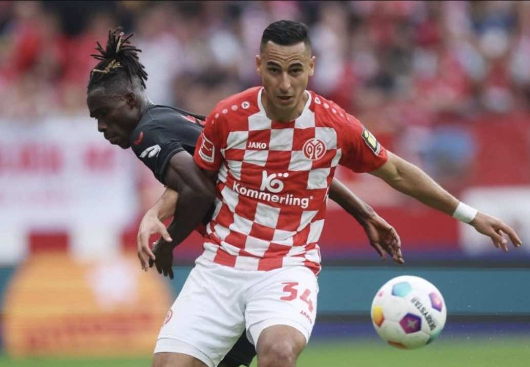 فسخ عقد اللاعب أنور الغازي المغربي الهولندي في الدوري الألماني بسبب موقفه الداعم لغزة
