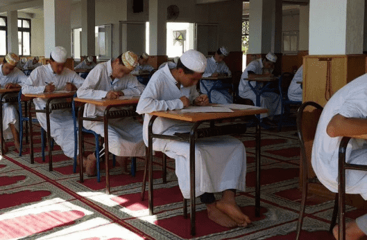 أساتذة التعليم العتيق يشتغلون في "قطاع غير مهيكل" وفقا لوزير الأوقاف