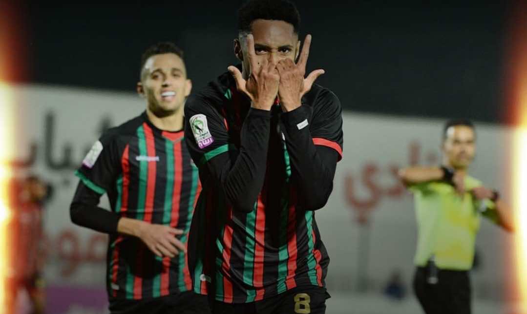 البطولة: الجيش الملكي إلى الصدارة مناصفة مع الرجاء البيضاوي عقب تعادله مع السوالم