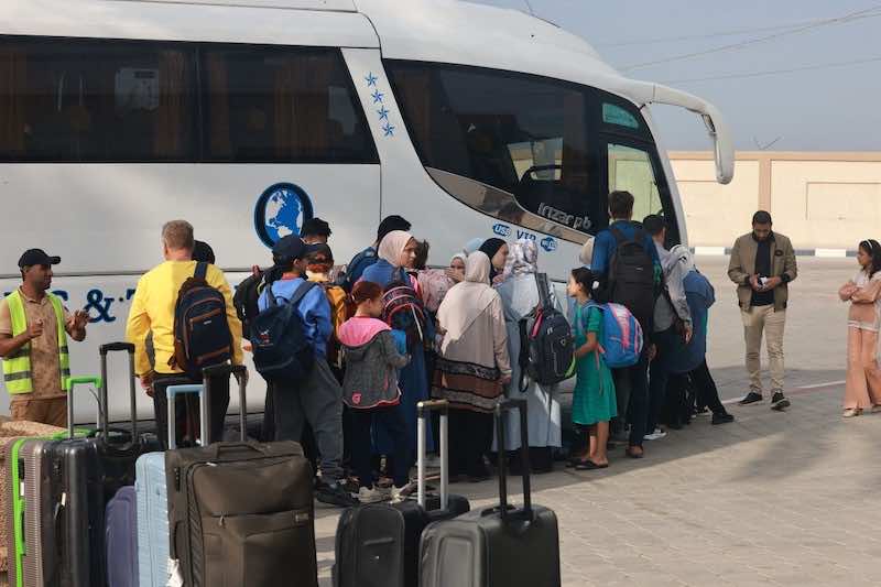 دعوات إلى إجلاء حوالي 2000 مغربي محاصر في قطاع غزة