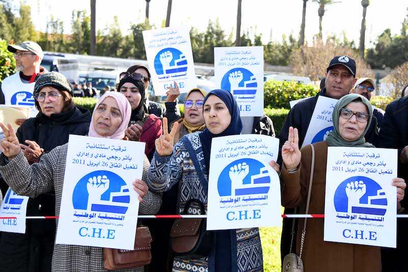 فئات قطاع التعليم ترفض تباعا نتائج حوار النقابات مع الحكومة.. "المقصيون من خارج السلم" يعلنون تصعيدا جديدا