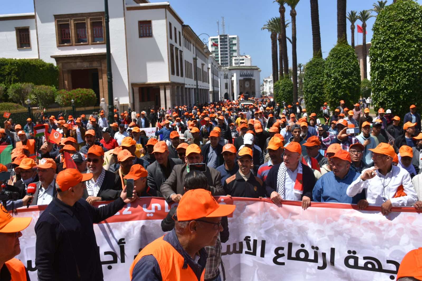 نقابة تحذر من دفع العمال إلى تنظيم أنفسهم خارج النقابات بسبب إضعافها من قبل الحكومة