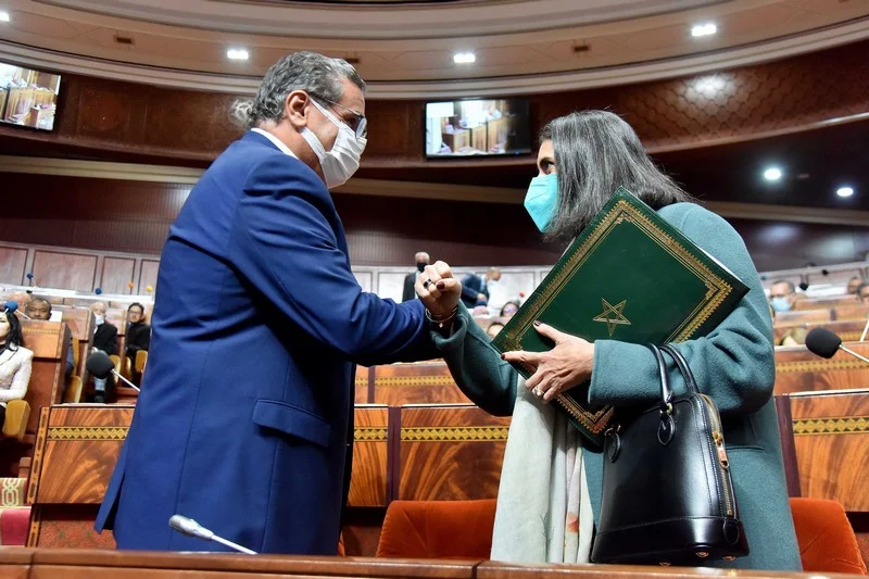 الحكومة تحصل على قرضين جديدين بـ70 مليون أورو لتمويل إصلاحات النظام المالي وإنشاء معهد للصناعات الدوائية