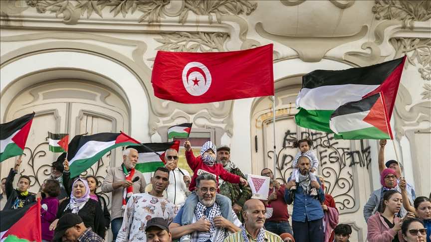 جدل في تونس حول سعيها لإصدار قوانين لتجريم التطبيع مع إسرائيل