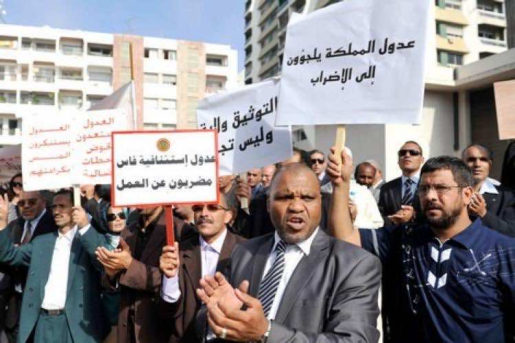 العدول الشباب يدافعون عن التوثيق العدلي ويشجبون بيان هيئة الموثقين الذي يتهمهم بانتحال الصفة وخرق القانون