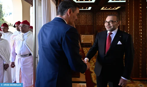 رئيس الحكومة الإسبانية يغادر المغرب بعد زيارة عمل التقى فيها الملك