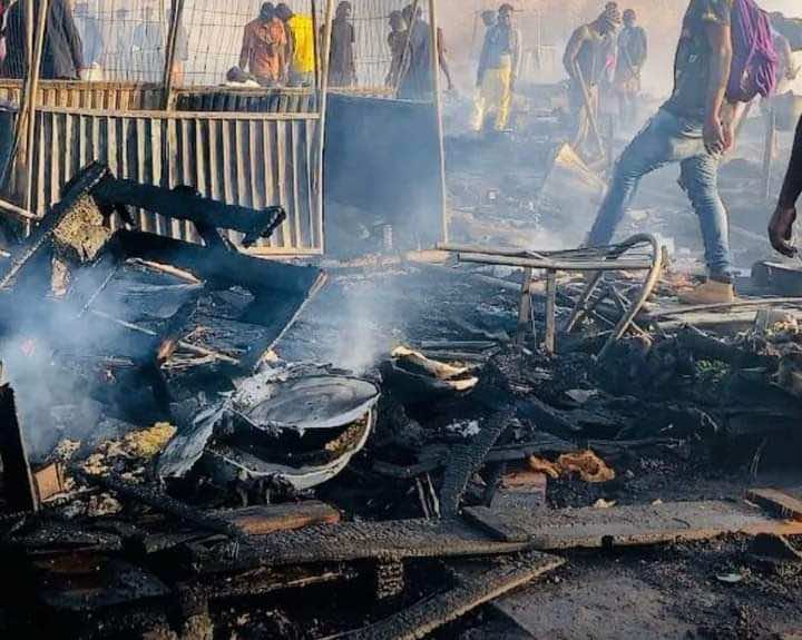 جمعية: ترحيل مئات المهاجرين غير النظاميين خارج الدار البيضاء بعد تفكيك مخيم عشوائي