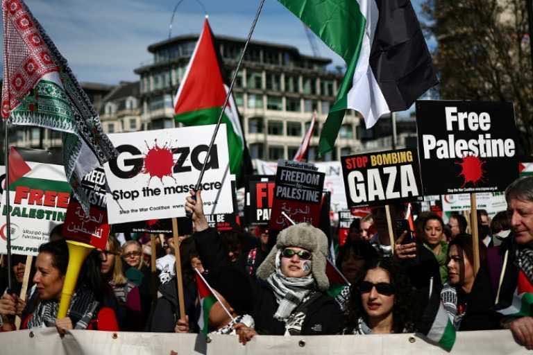 الآلاف يتظاهرون في لندن مطالبين بوقف العدوان على غزة