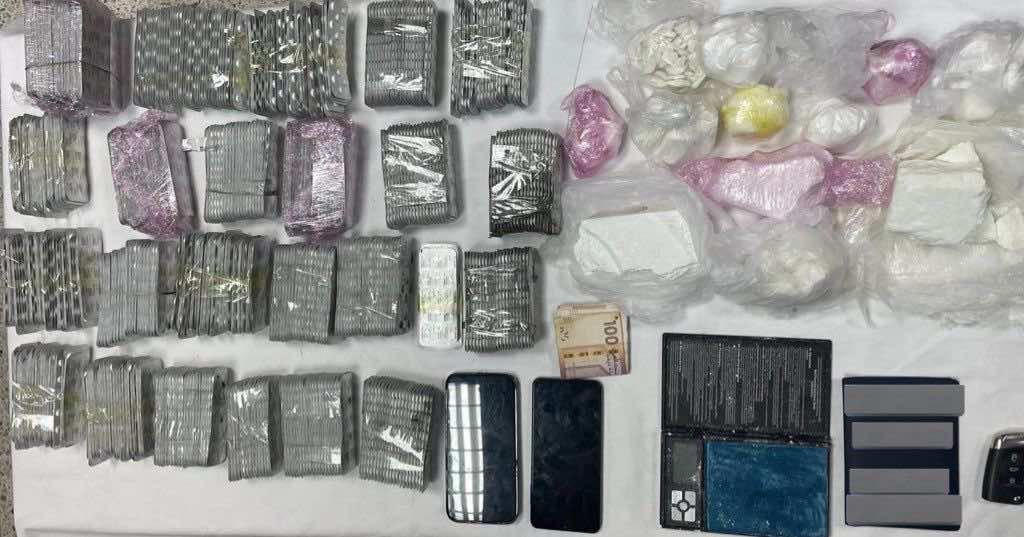 أمن طنجة يوقف ثلاثينيا متلبسا بترويج أزيد من 14 ألف قرص مهلوس والكوكاكيين ببني مكادة