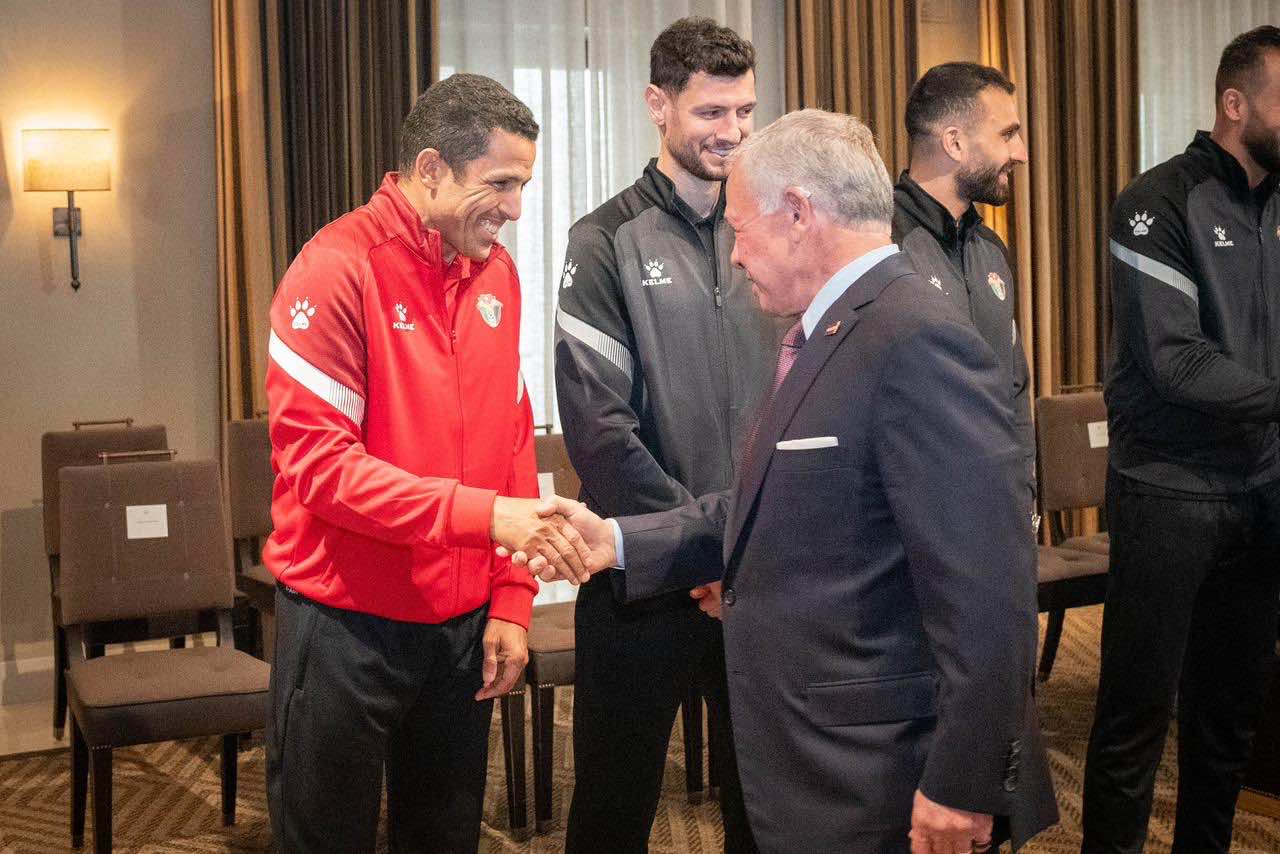 ملك الأردن يطلب من عموتة الاستمرار في تدريب النشامى إلى غاية مونديال 2026
