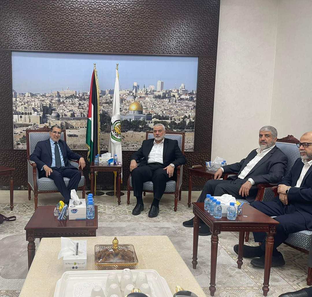 العثماني رئيس الحكومة السابق يلتقي قادة حماس في الدوحة