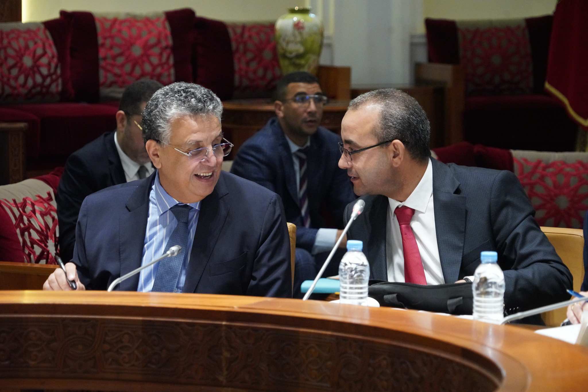 وزير العدل يتوقف عن الإدلاء بمعلومات عن إصلاحات المسطرة المدنية "باش يفقص الصحافيين"